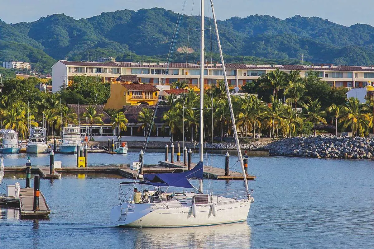 Playa Cruz de Huanacaxtle Riviera Nayarit