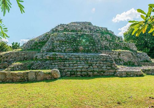 Zona Arqueologica Acanceh Yucatan