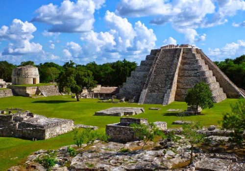 Zona Arqueologica Balamcanché Yucatan