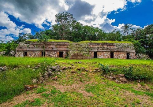 Zona Arqueologica Chacmultún Yucatan