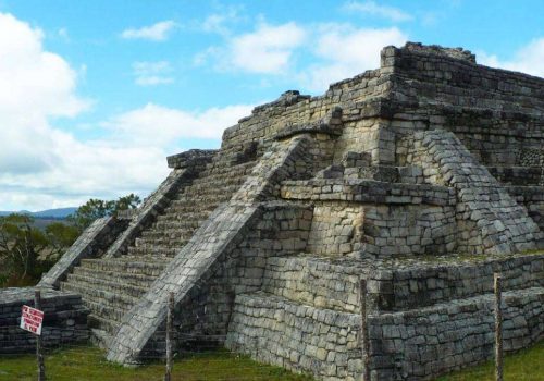 Zona Arqueologica Chinkultic Chiapas