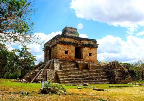 Zona Arqueologica Dzibilchaltún Yucatan