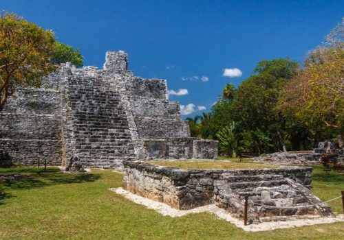 Zona Arqueologica El Meco Quintana Roo