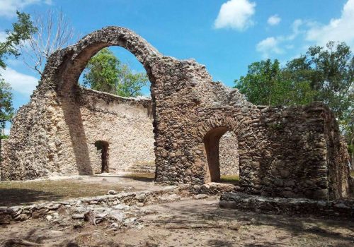 Zona Arqueologica Oxtankah Quintana Roo